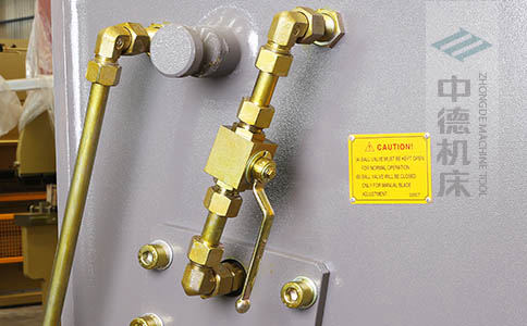 ZDS-432整機(jī)所有液壓管線均采用卡套式接頭，耐高壓，更換便捷.jpg