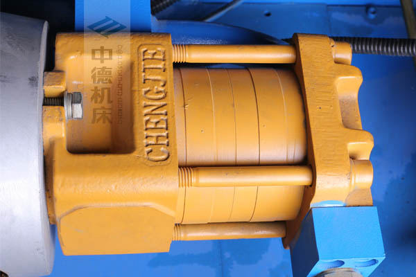 ZDPK-4015采用國內(nèi)一流品牌電機及油泵，動力強勁，噪音低.jpg